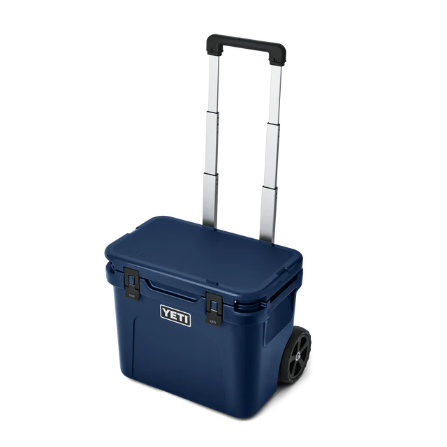 Yeti Roadie 32 Wheeled Hard Cooler Navy