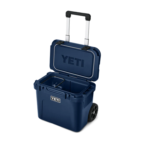Yeti Roadie 32 Wheeled Hard Cooler Navy